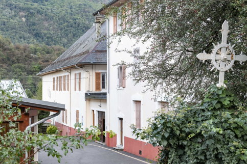 Vue de l'établissement du collège Saint paul à Saint paul sur Isère