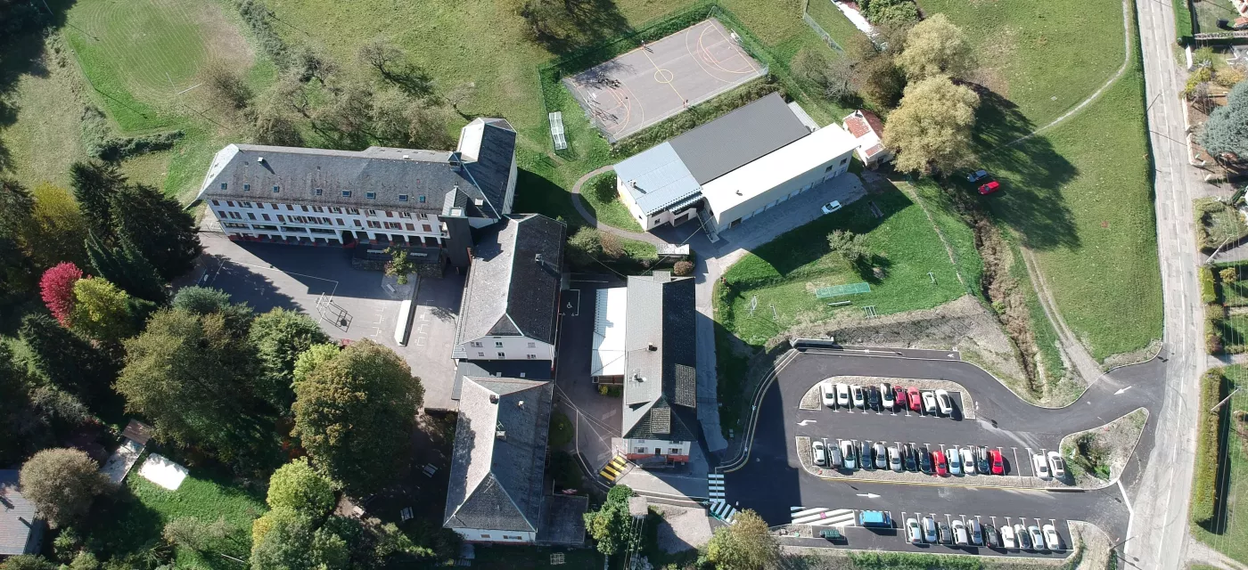 Vue aérienne du site du collège Saint-Paul sur Isère